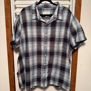 American Eagle Outfitters Men’s Blue and White Casual Button Down Shirt